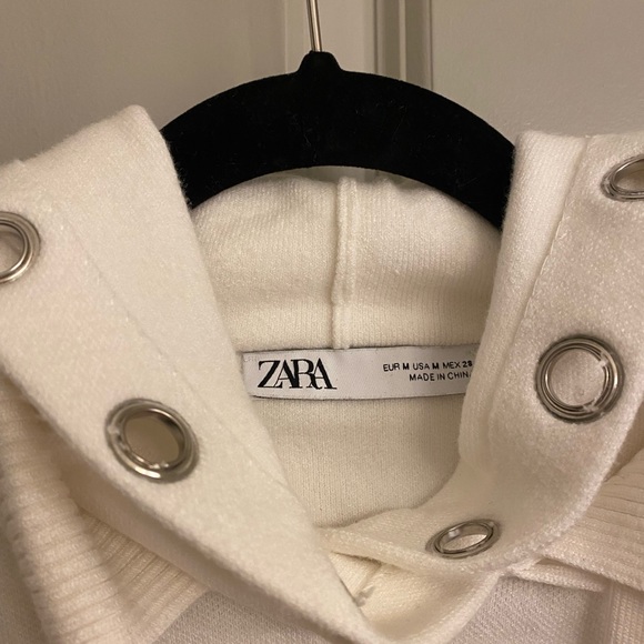 Zara White Cropped Hoodie with Metal Ring Details Size M - Picture 4 of 6